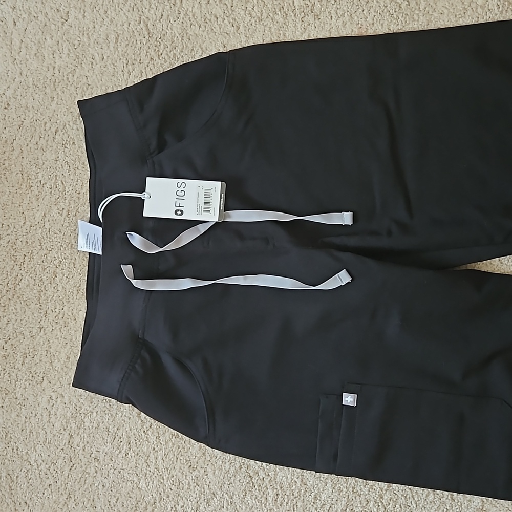 NWT Figs Kade cargo scrub pants